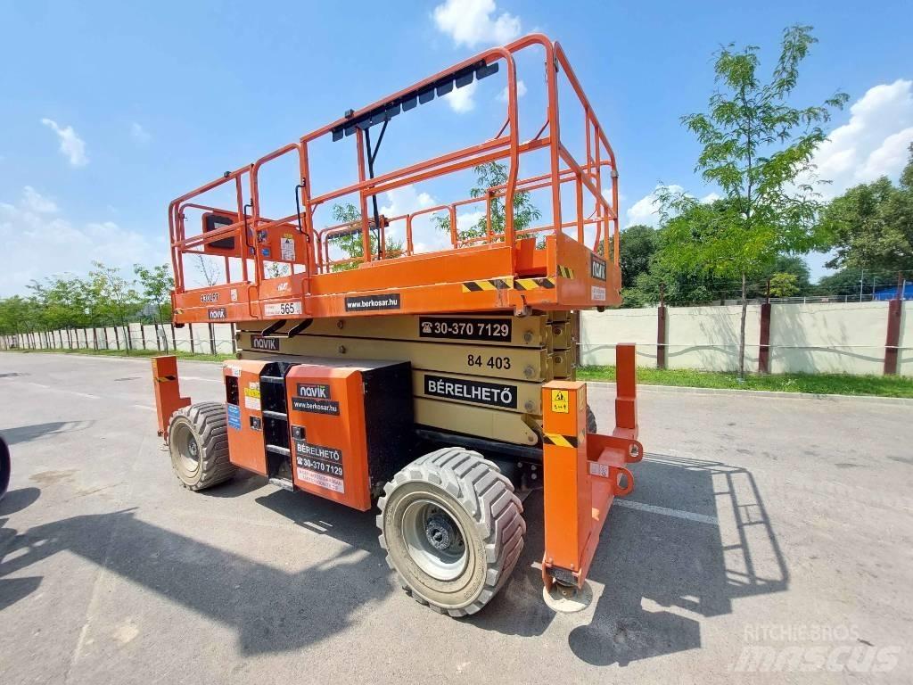 JLG 330 LRT رافعات مقصية الشكل