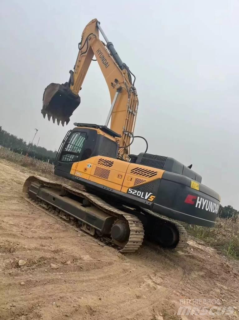 Hyundai Robex 520 VS حفارات زحافة