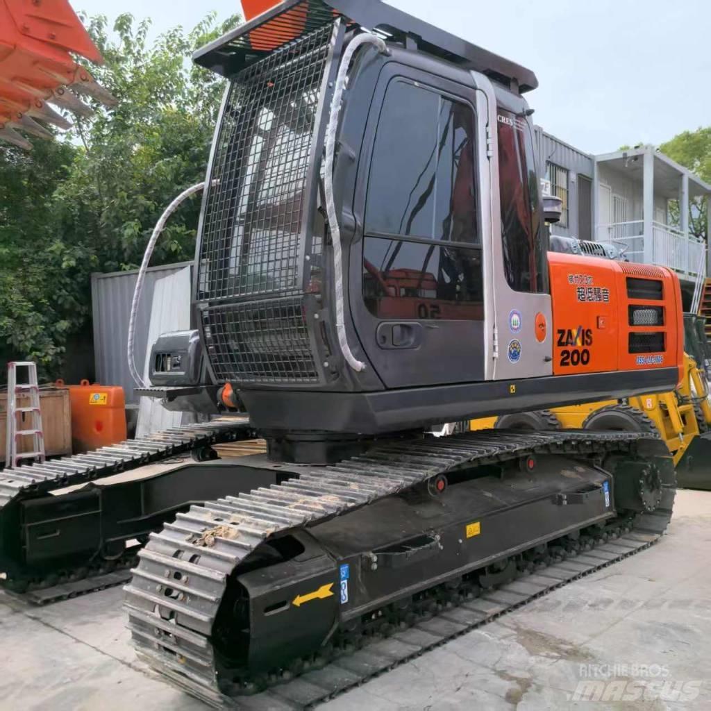 Hitachi ZX 200-3 G حفارات زحافة