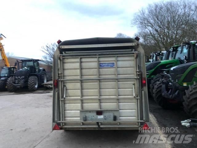 Ifor Williams TA 510 مقطورات نقل الحيوانات