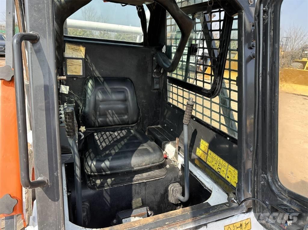 Bobcat S 18 لوادر انزلاقية التوجيه