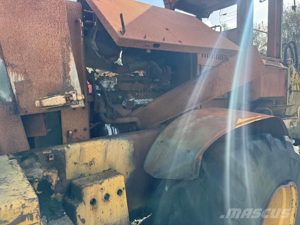 Volvo L 120 D لوادر بعجل