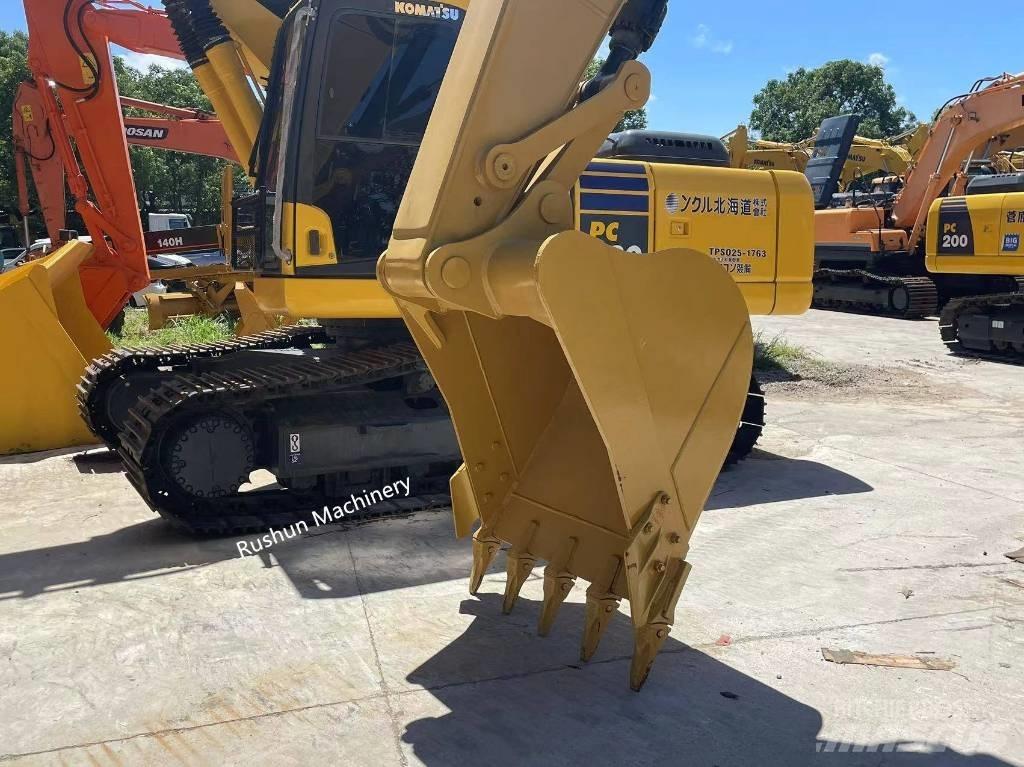 CAT 320D2 حفارات زحافة