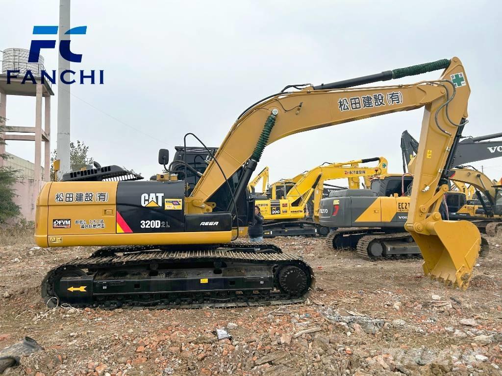 CAT 320d2 حفارات زحافة