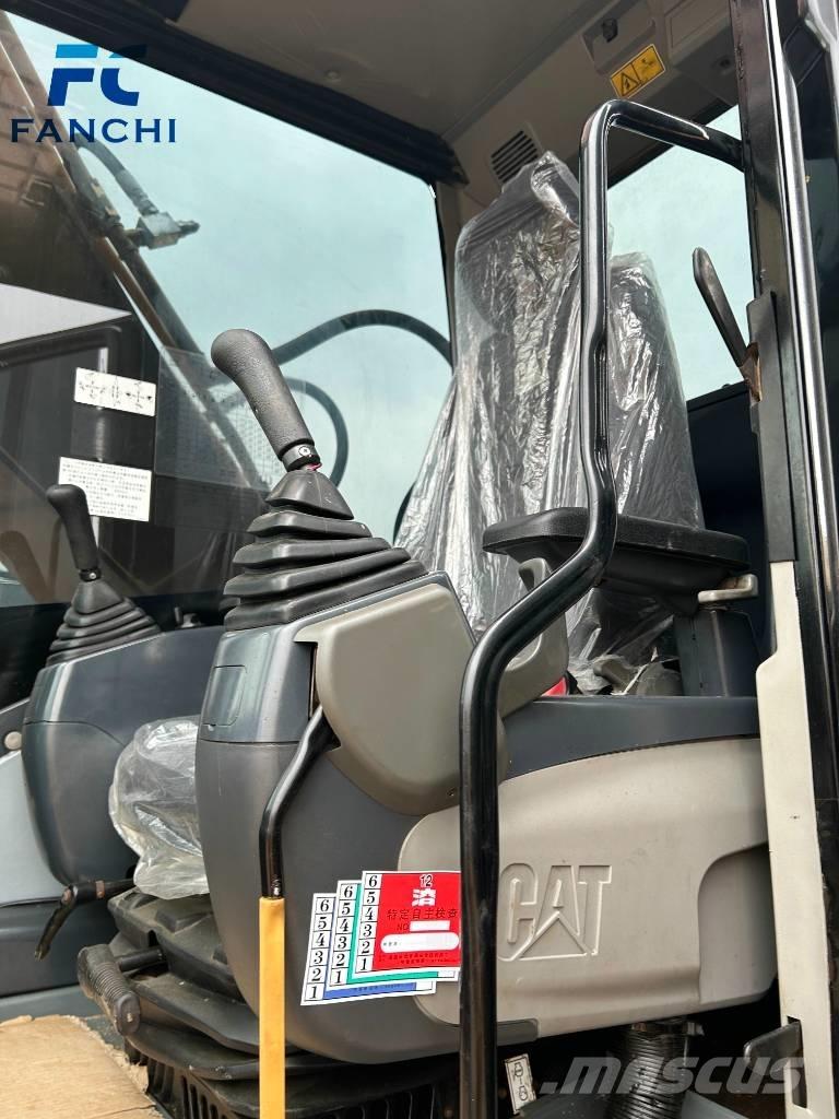 CAT 320d2 حفارات زحافة