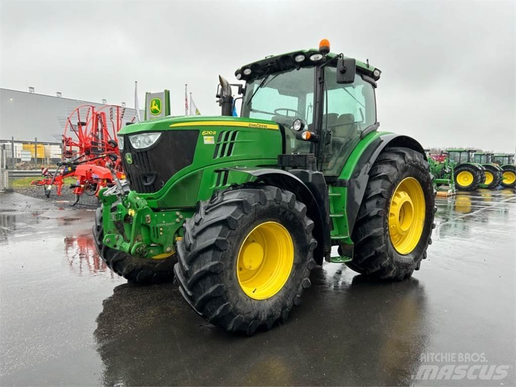 John Deere 6210R الجرارات