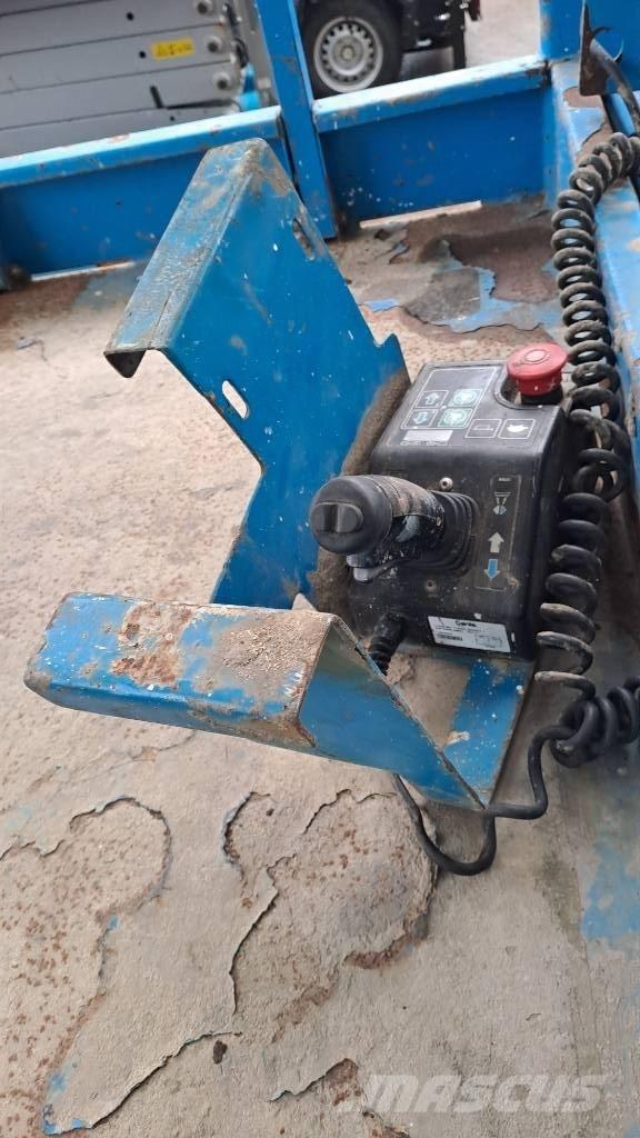 Genie GS 2646 رافعات مقصية الشكل