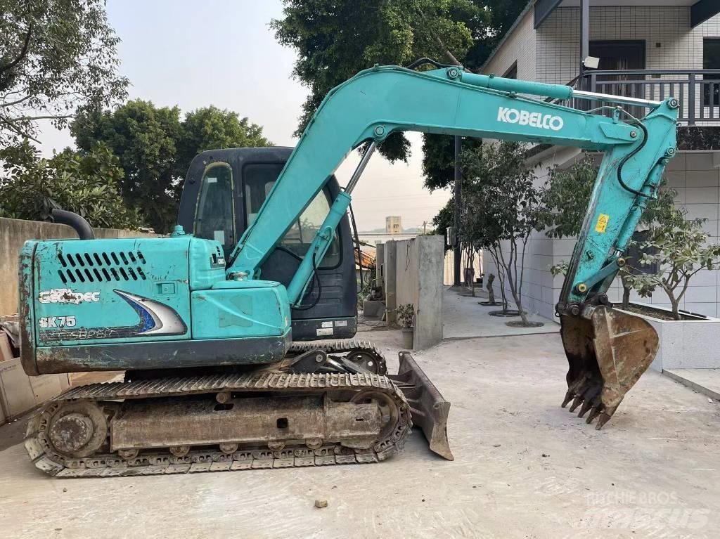 Kobelco SK 75 حفارات زحافة