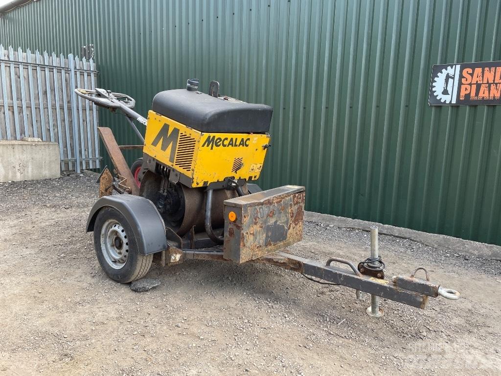 Mecalac MBR 71 مداحل أحادية الأسطوانة