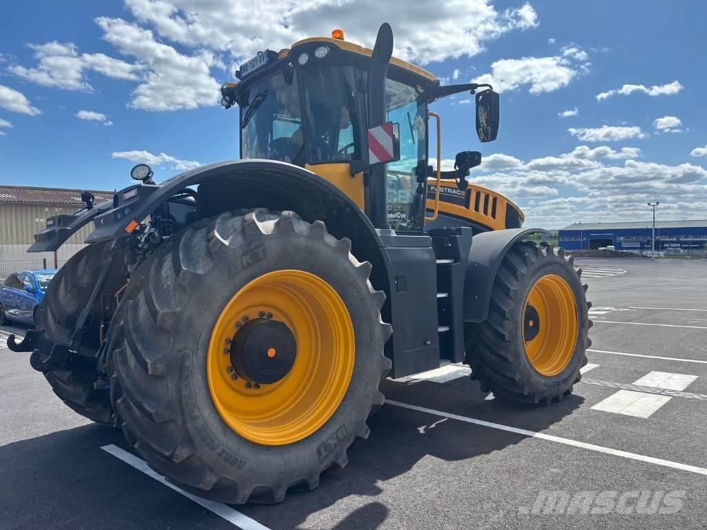 JCB 8330 الجرارات
