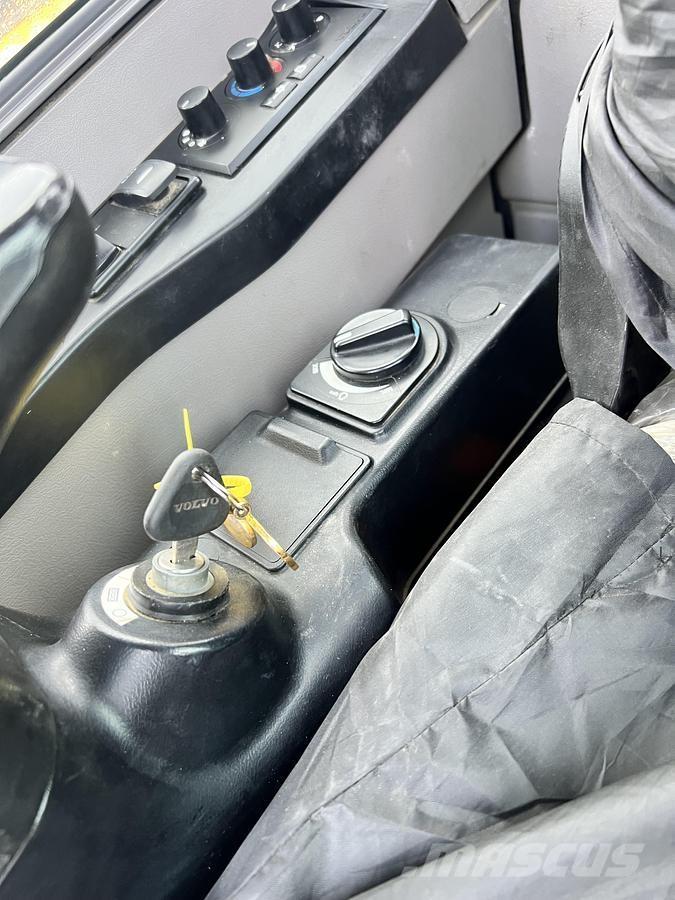 Volvo ECR88D PRO حفارات خاصة