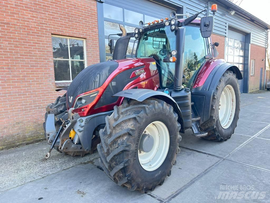 Valtra T 174 Versu الجرارات