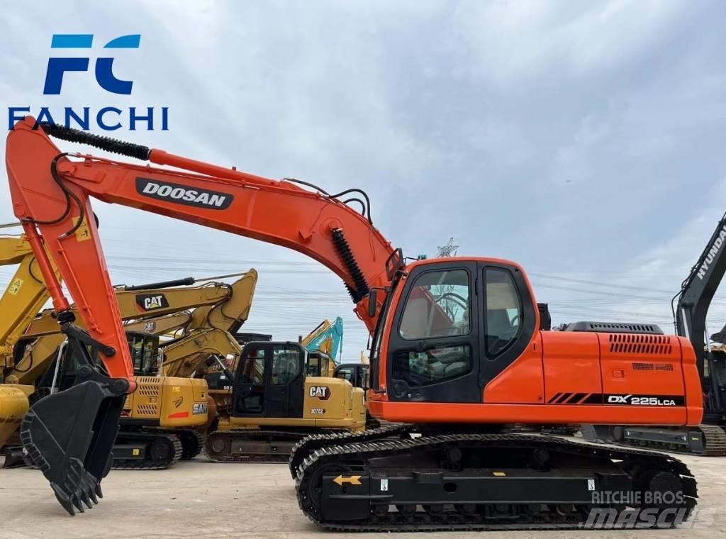 Doosan DX 225 LCA حفارات زحافة