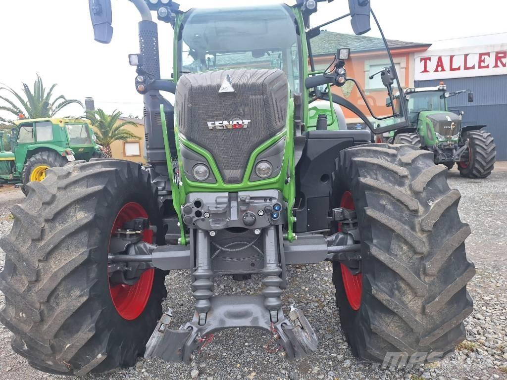 Fendt 718 الجرارات