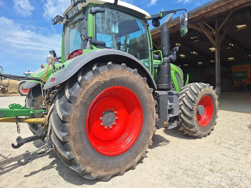 Fendt 718 الجرارات
