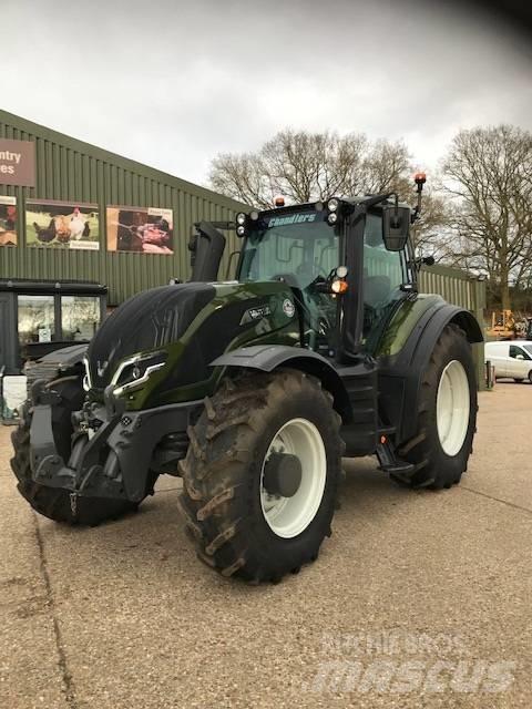 Valtra T155A الجرارات