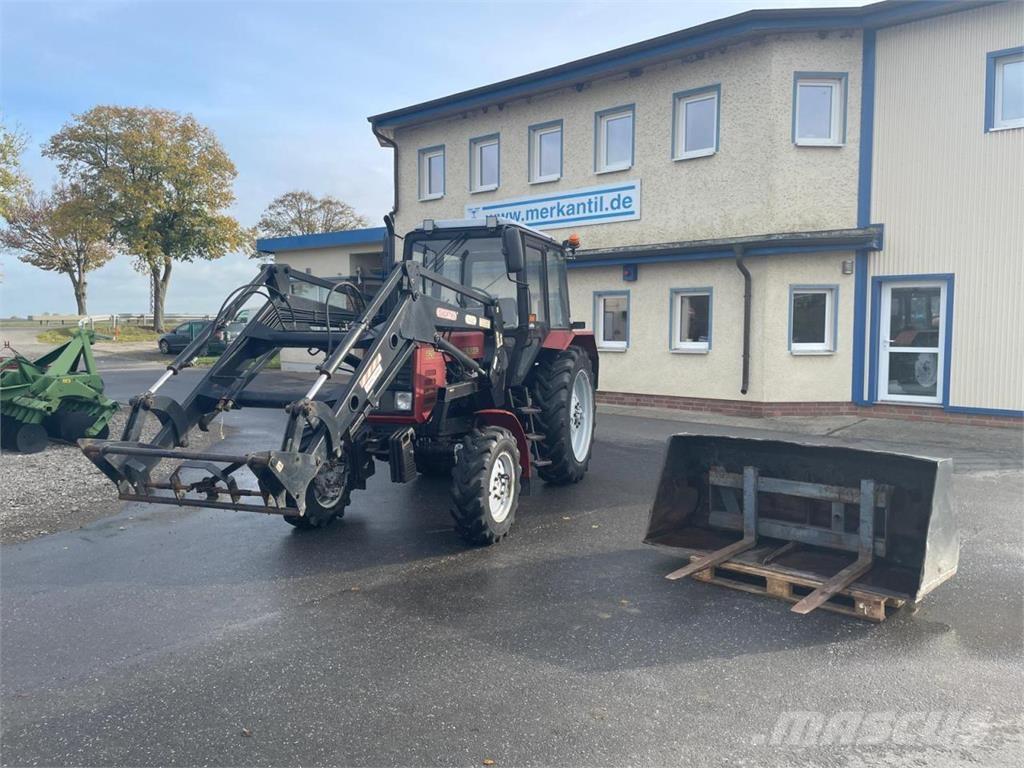 Belarus MTS 820 + FL الجرارات