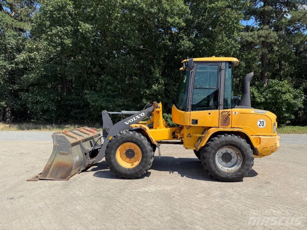 Volvo L 35 G لوادر بعجل