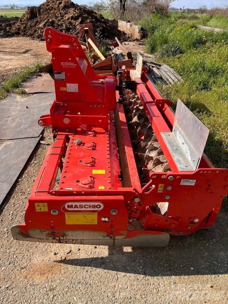 Maschio DC 3000 الكاسحات وقلابات التربة ذات المحركات