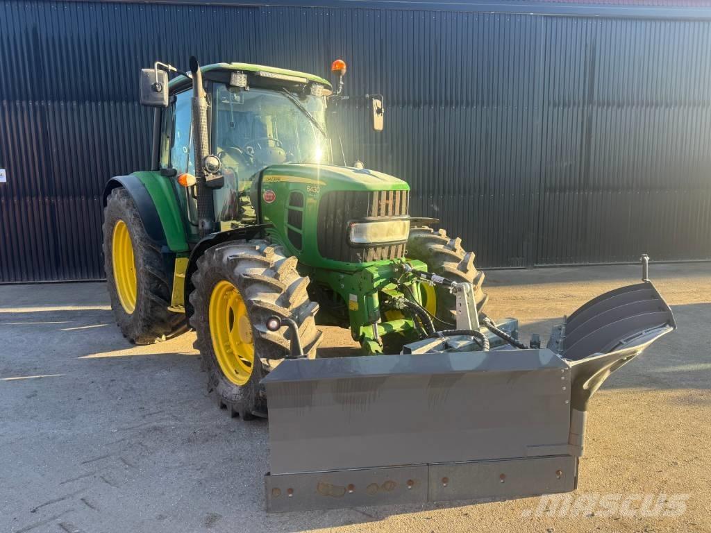 John Deere 6430 الجرارات