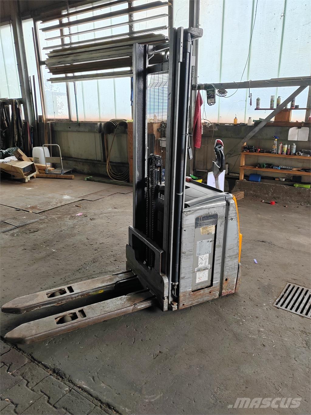 Still EXV14 شاحنات مناولة ذاتية الدفع