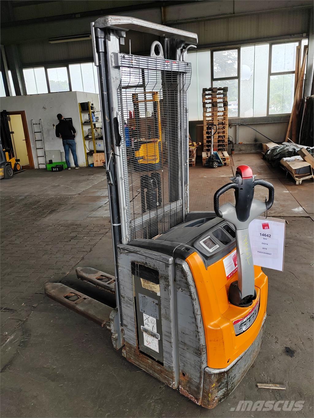 Still EXV14 شاحنات مناولة ذاتية الدفع