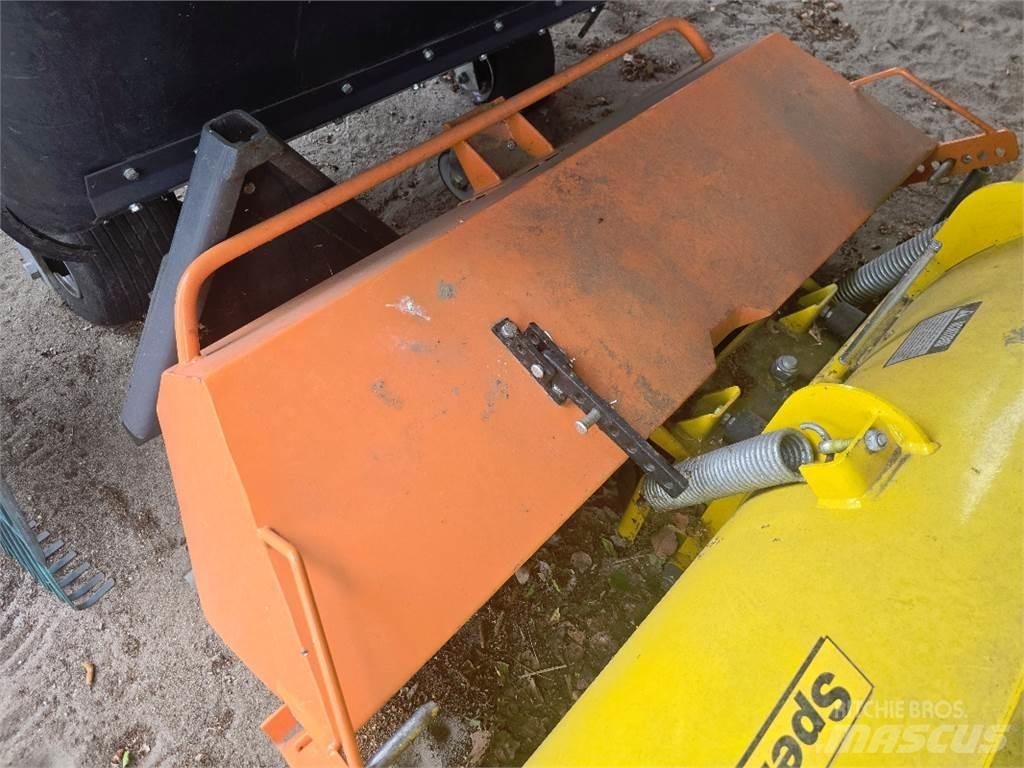 John Deere 4110 الجرارات