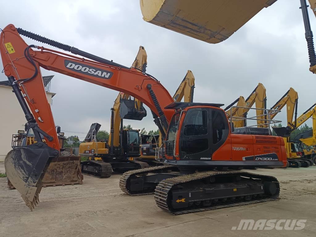 Doosan DX 300 LC حفارات زحافة