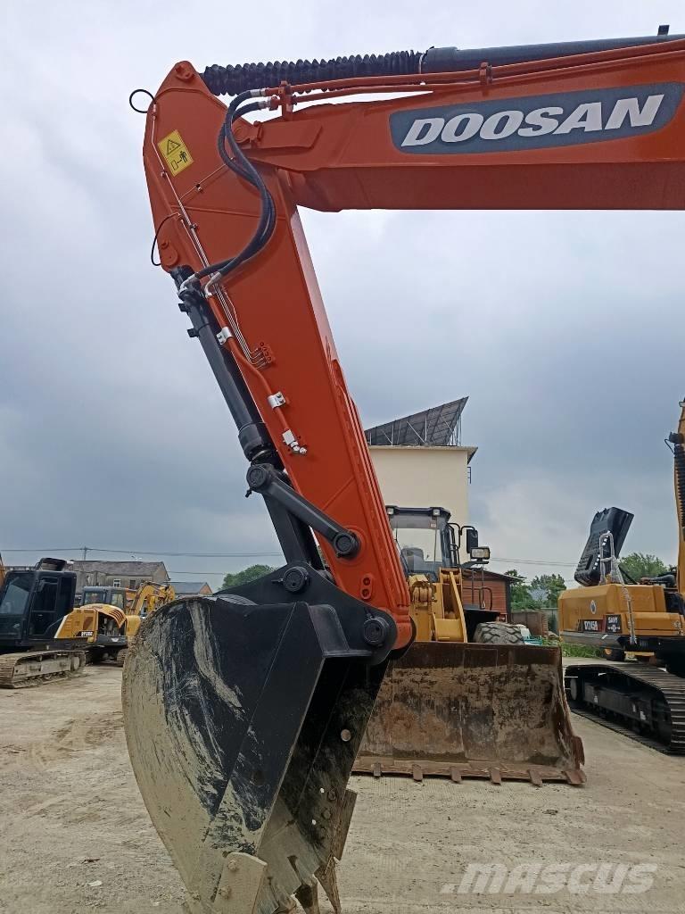 Doosan DX 300 LC حفارات زحافة