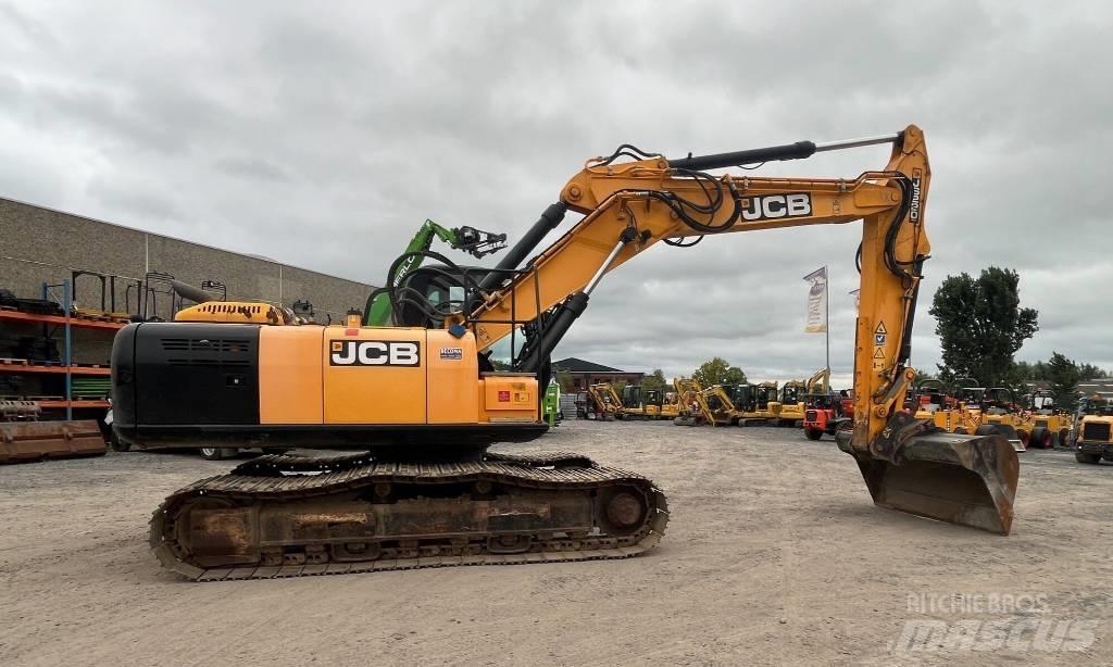 JCB JS 220 حفارات زحافة