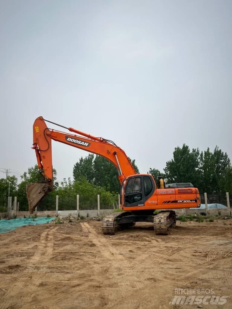 Doosan DX300LCA حفارات زحافة