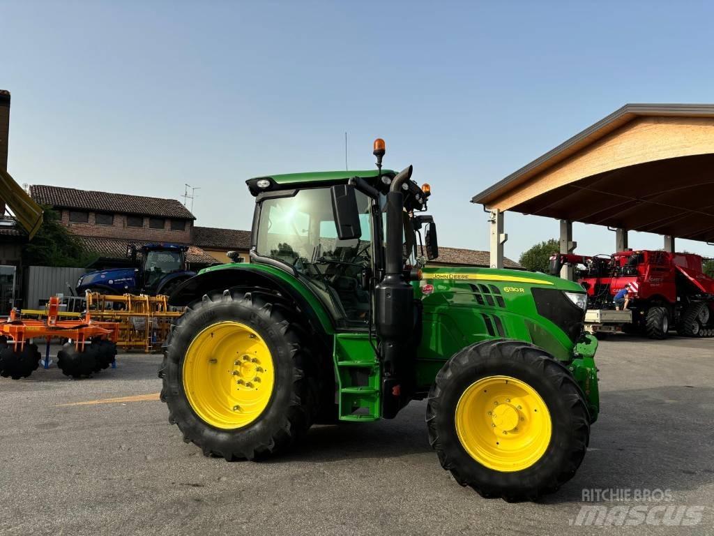 John Deere 6130 R الجرارات