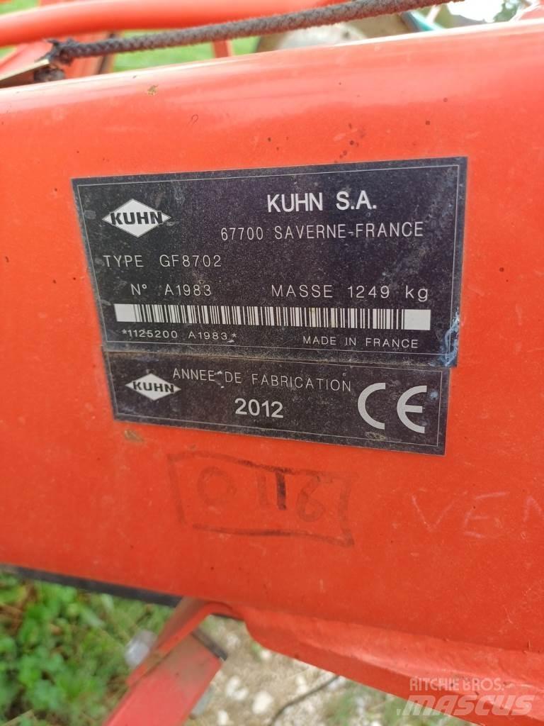 Kuhn GF 8702 مكابس وميبسات التبن