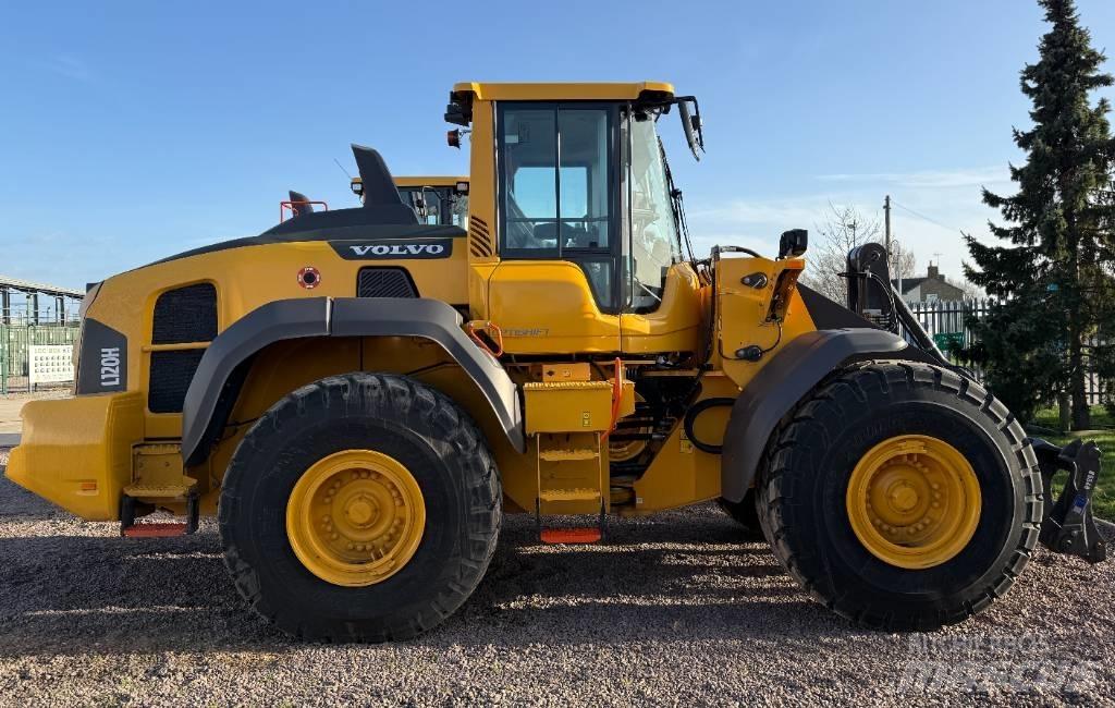 Volvo L 120 H لوادر بعجل