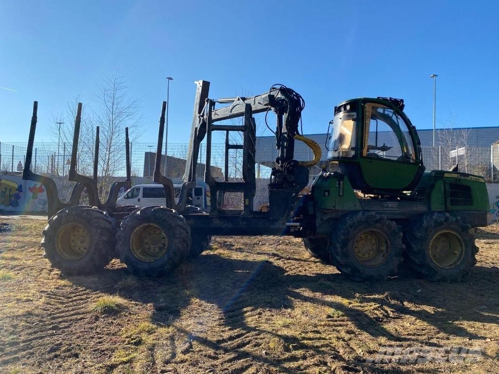John Deere 1010 E شاحنات