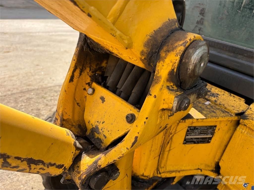 Komatsu PC26 MR-3 أخرى