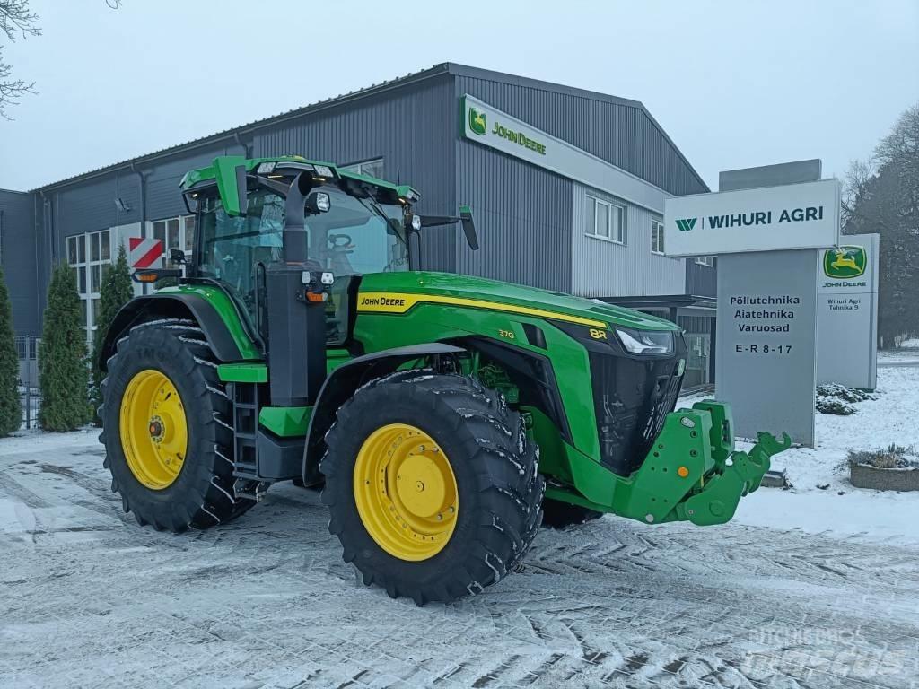 John Deere 8R 370 الجرارات