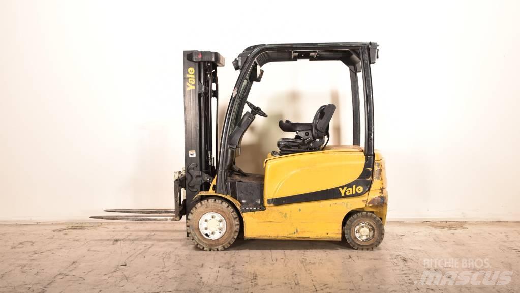 Yale ERP25VL شاحنات ذات رافعات شوكية تعمل بالكهرباء