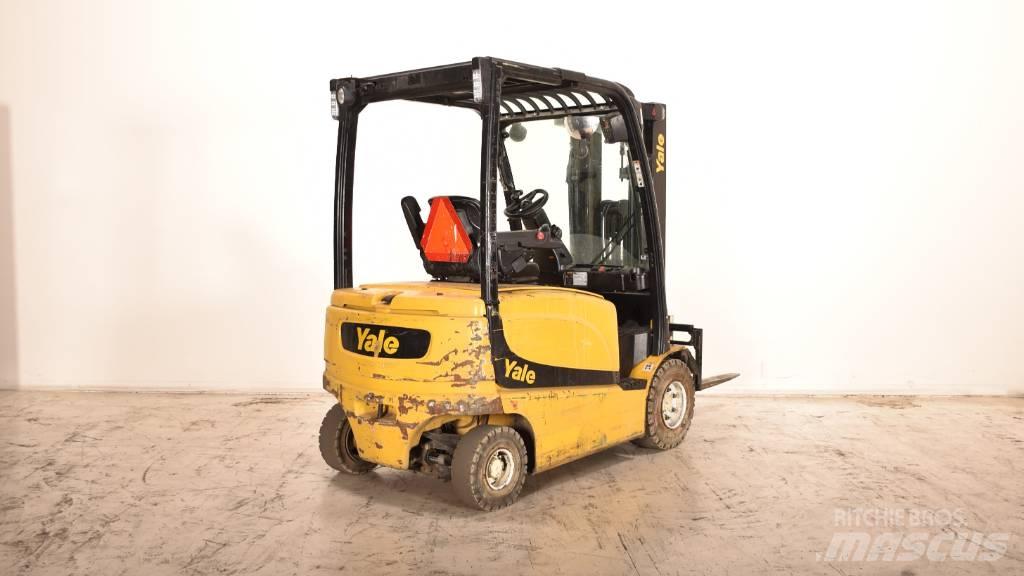 Yale ERP25VL شاحنات ذات رافعات شوكية تعمل بالكهرباء