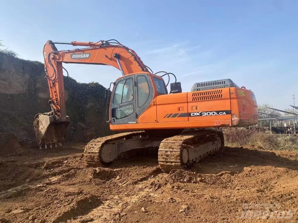 Doosan DX 300 LC حفارات زحافة