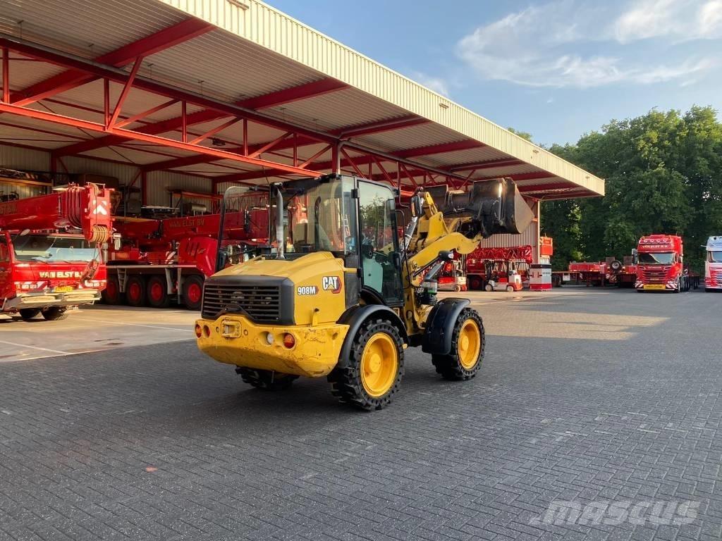 CAT 908M لوادر بعجل