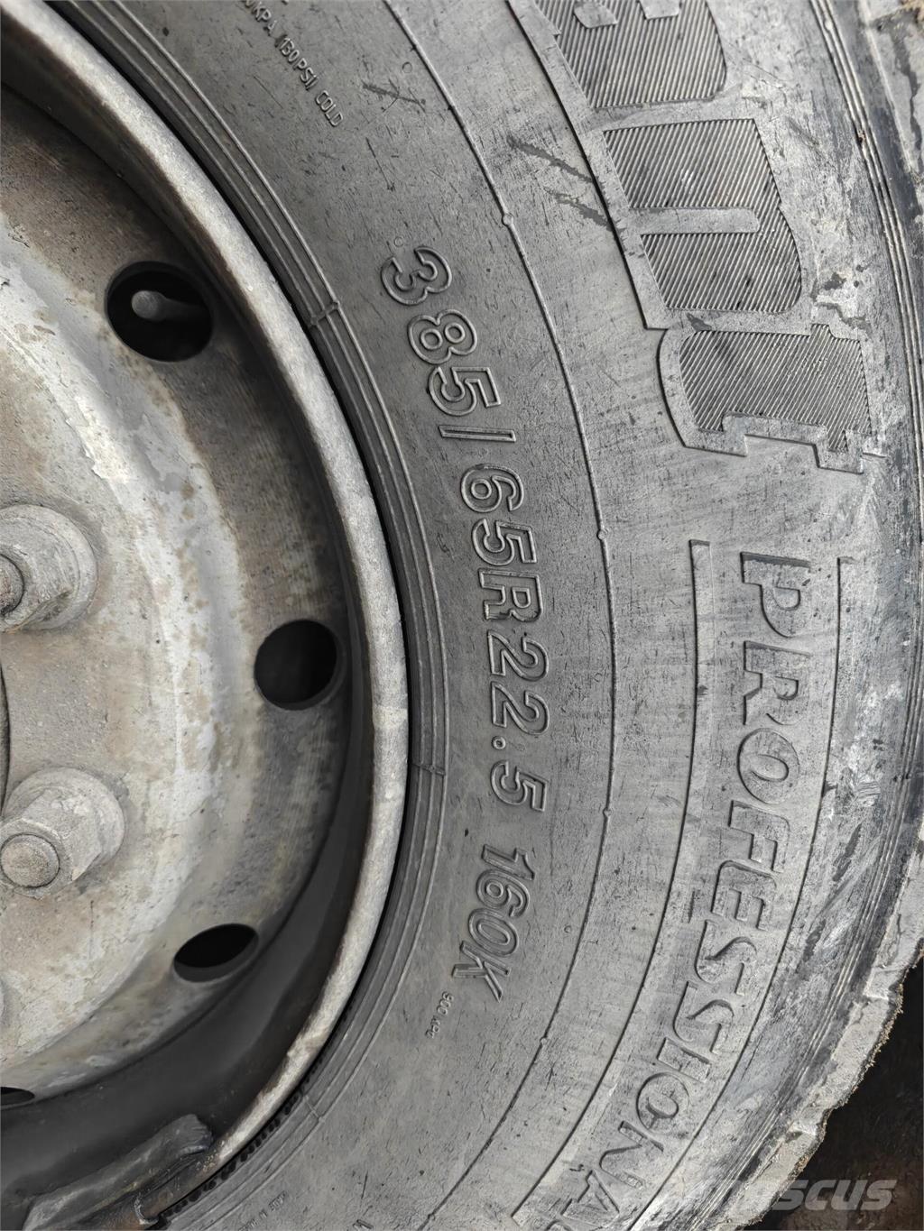 Sisu E11M شاحنات قلابة