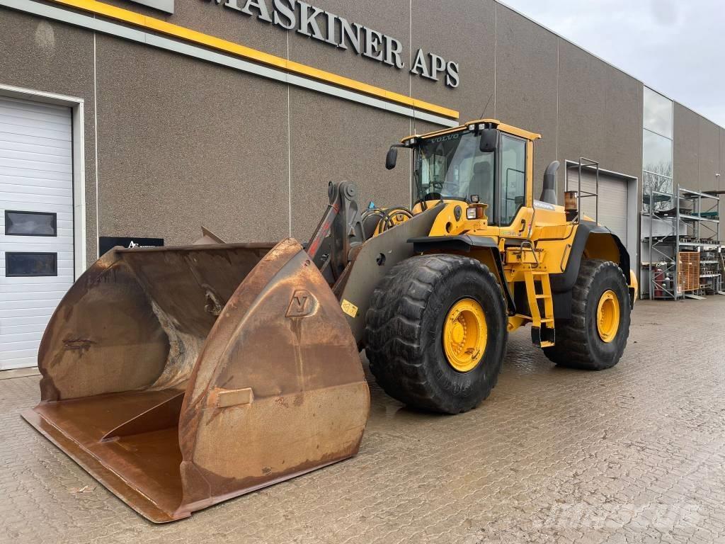 Volvo L220G لوادر بعجل