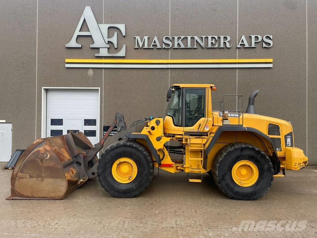 Volvo L220G لوادر بعجل