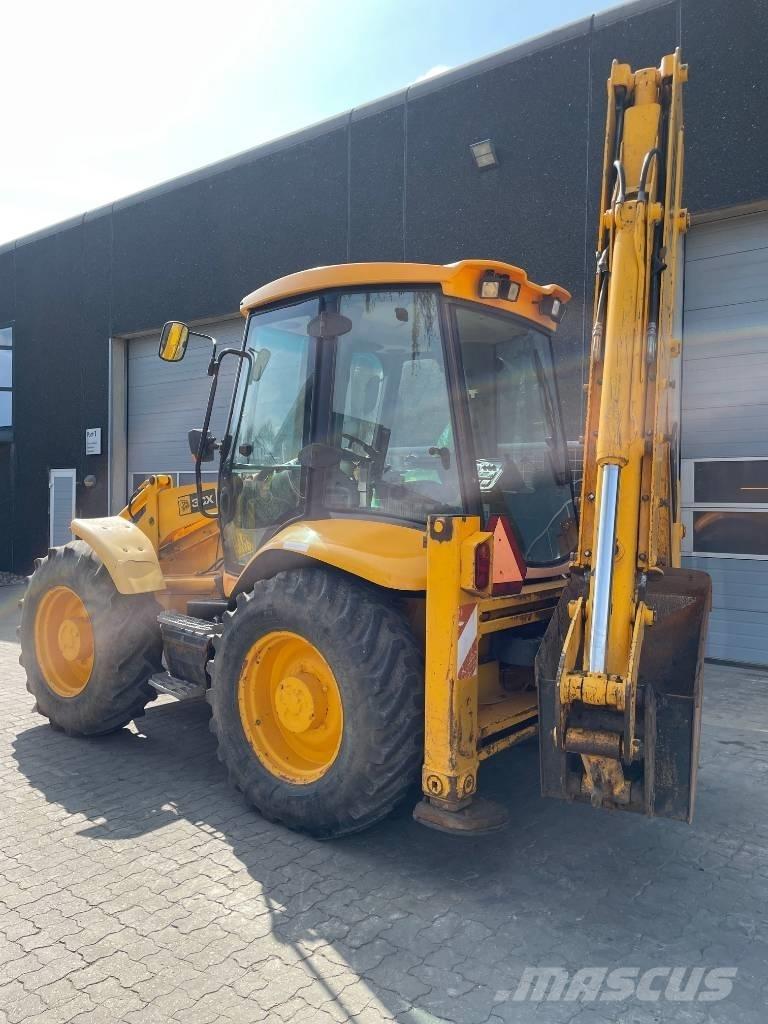 JCB 3CX لوادر ذات جرافات عكسية