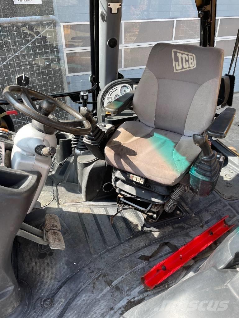 JCB 3CX لوادر ذات جرافات عكسية