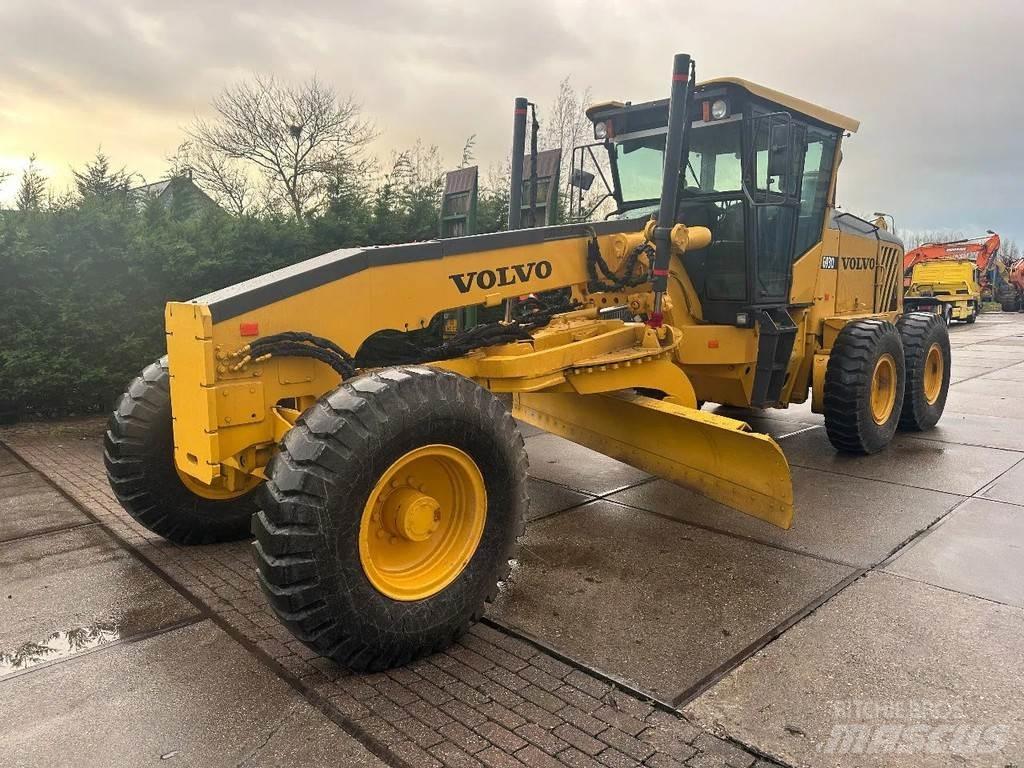 Volvo G 930 معدات تمهيد الطرق