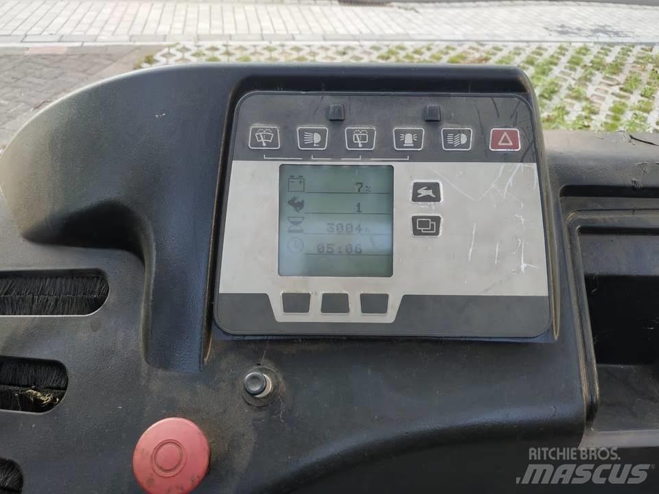 Still RX 20-20 شاحنات ذات رافعات شوكية تعمل بالكهرباء