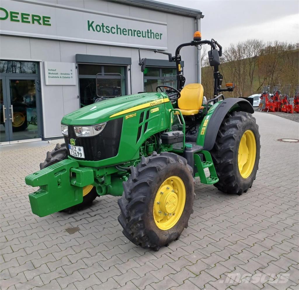 John Deere 5050E الجرارات