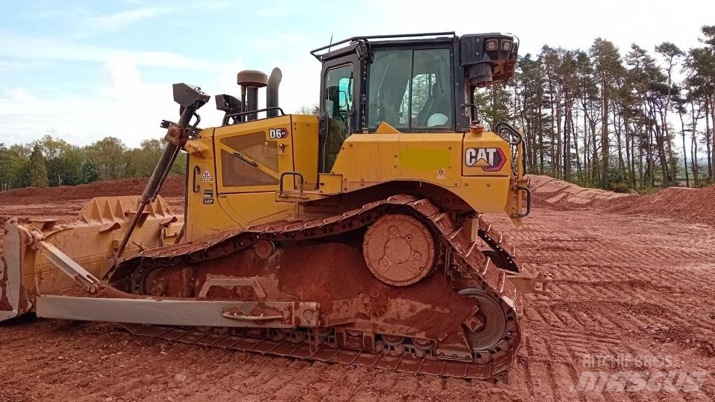 CAT D 6 T LGP بلدوزرات مجنزرة